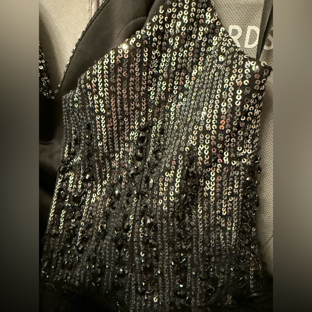 Mac Duggal Elegant Black Mini Dress- size 8 - Picture 5 of 8